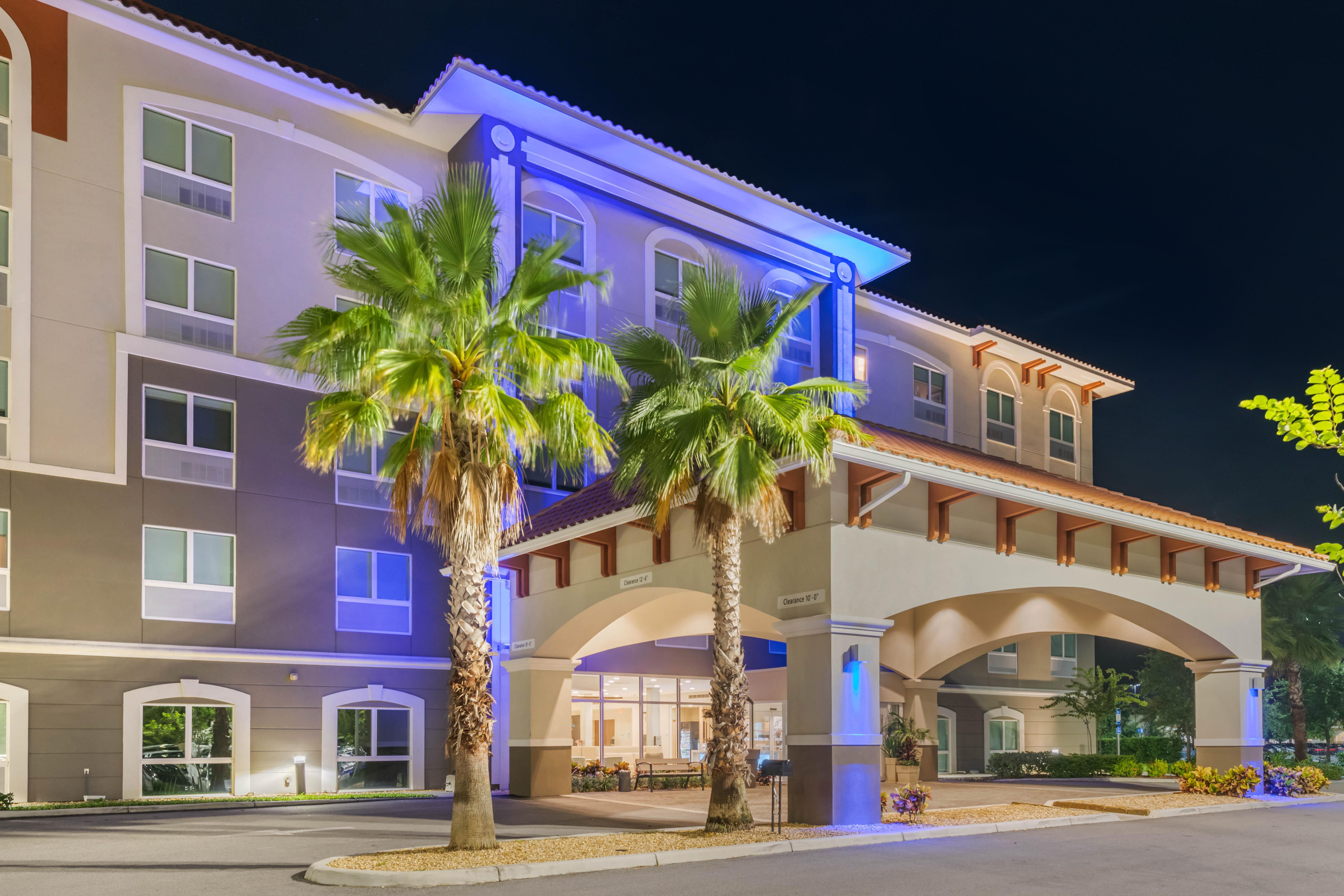 Holiday Inn Express & Suites - St. Petersburg - Madeira Beach, An Ihg Hotel Exterior foto